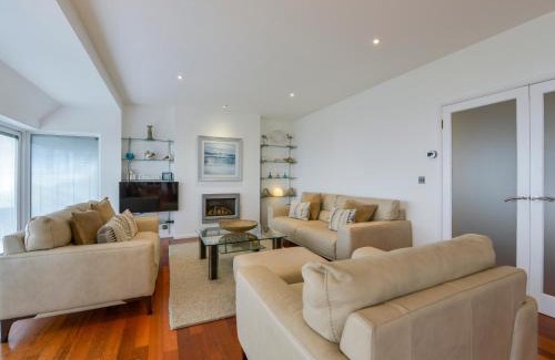 Seaton House | Rock Rose