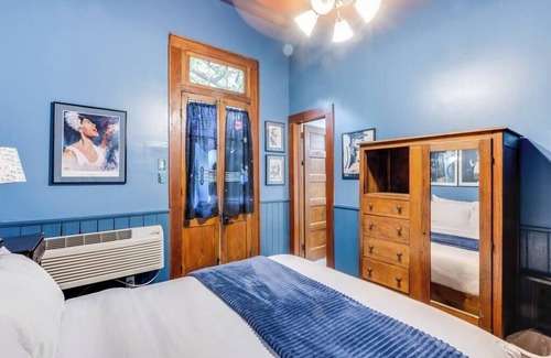 Faubourg Marigny Hotel | Rock the Night Away in Historic Guest House