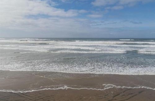 Rockaway Beach House | Rockaway beach vibes,Waterfront Oceanfront Rockaway Beach House near Downtown,WIFI, Washer Dryer