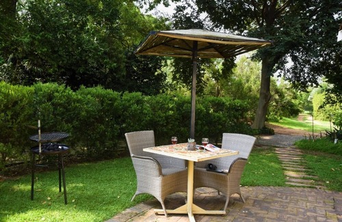 Muldersdrift House | Rockfig Cottage for 2 people with wonderful private terrace in garden!