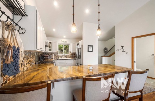 Rockford Bay House | Rockford Bay tranquil escape with stunning views and lake access