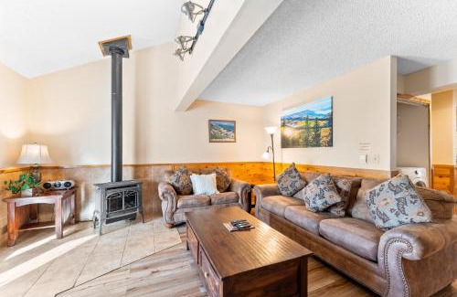 Historic District Villa | Rockridge 49 by Summit County Mountain Retreats