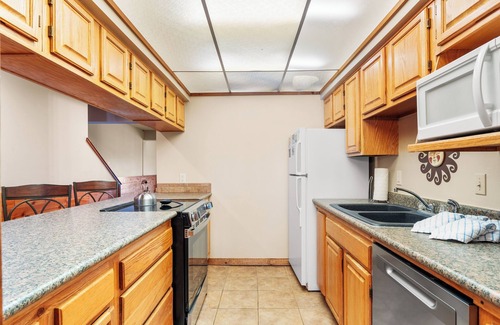 Historic District Villa | Rockridge #49