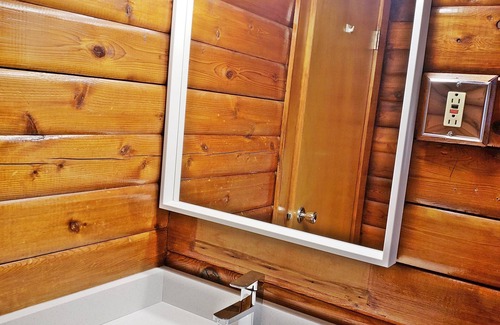 Valemount Hotel | Rocky Inn