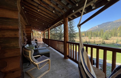 Golden Cabin | Rocky Mountain Cabinn