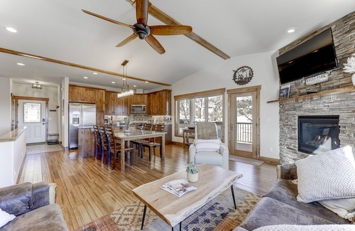 Estes Park House | Rocky Mountain Haven 4BDR’s w/attached Private Baths, 2 Zone AC/Heat, VIEWS