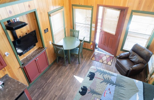 West Glacier Cabin | Rocky Mountain Maple Studio Cabin