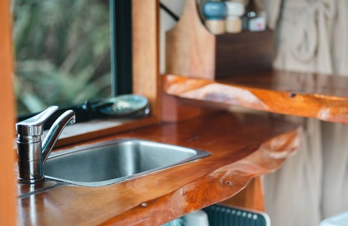 Nelson Region Cabin | Rocky Point Hut Pepin Island