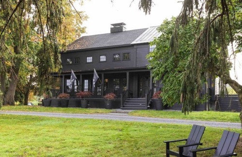 Stuyvesant House | Rode Barns - Farmhouse compound near Hudson