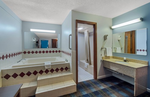 Augusta Hotel | Rodeway Inn Augusta West - Fort Eisenhower