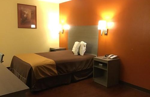 Moriarty Hotel | Rodeway Inn Moriarty