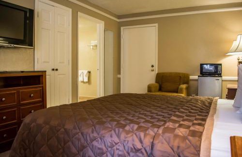 Tampa Hotel | Rodeway Inn Near Ybor City - Casino