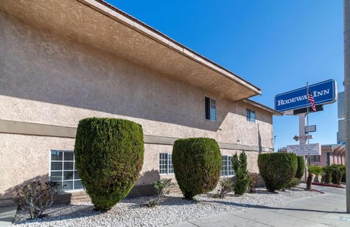 Barstow Hotel | Rodeway Inn On Historic Route 66
