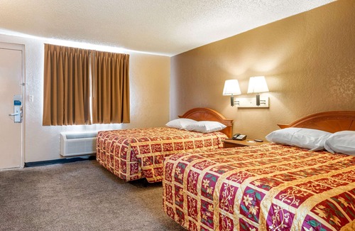 Pueblo Hotel | Rodeway Inn Pueblo CO