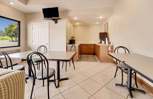 Sandersville Hotel | Rodeway Inn Sandersville