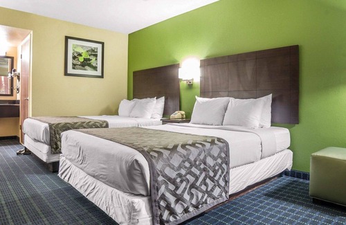 Needles Hotel | Rodeway Inn & Suites