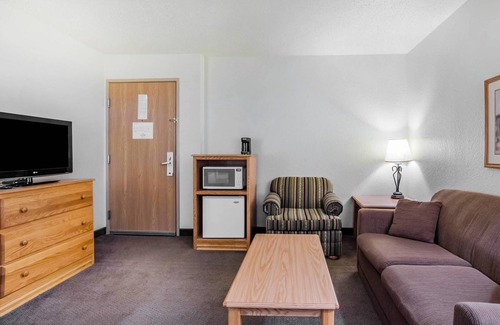 Hesston Hotel | Rodeway Inn
