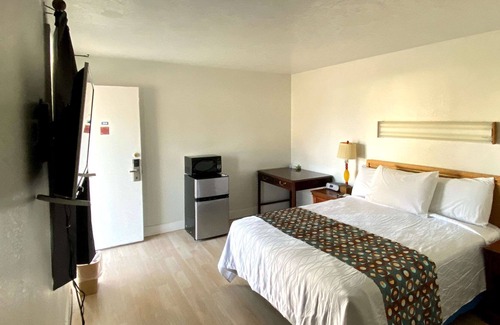 McDermitt Hotel | Rodeway Inn