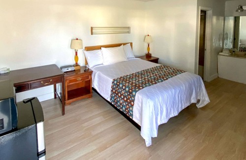 McDermitt Hotel | Rodeway Inn