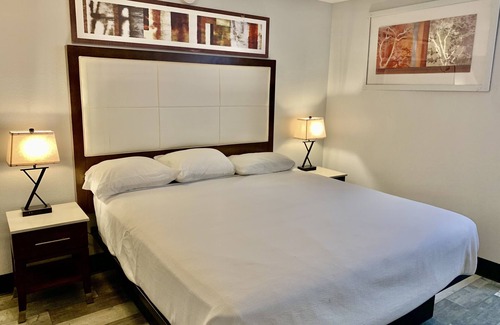 Midland Hotel | Rodeway Inn