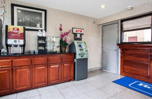 Paterson Hotel | Rodeway Inn