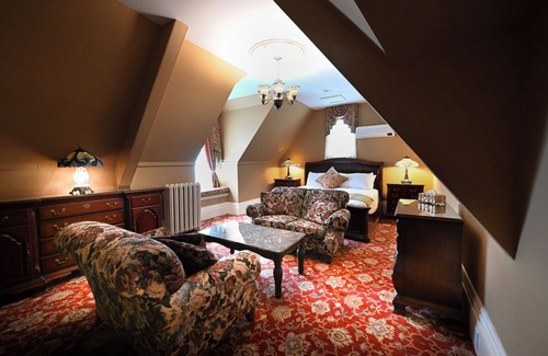 St. Catharines Hotel | Rodman Hall