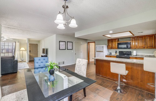 Rogers House | Rogers Vacation Home w/Yard: 5 Mi to Bentonville