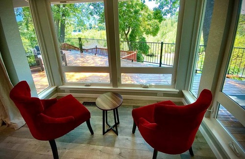 Grants Pass House | Rogue River - Luxury Retreat!