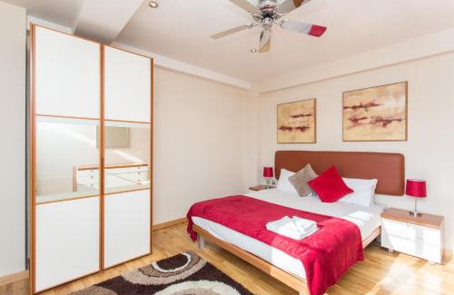 Courtfield Apartment | Roland House