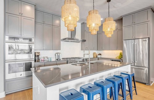 Kingsland House | Rolling Waves Haven | Concierge Services Available