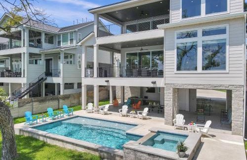 Kingsland House | Rolling Waves Haven Concierge Services Available