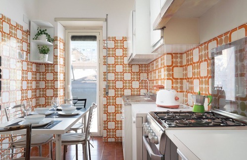 Monteverde Apartment | Roman Style II near San Pietro - 10 minutes from Vatican and St Peter's Basilica