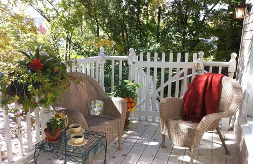 Downtown Little Rock Cabin | Romance, Charm & Privacy for the Perfect Getaway Cottage