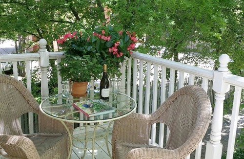 Downtown Little Rock Cabin | Romance, Charm & Privacy for the Perfect Getaway Cottage