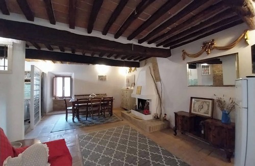 Monterotondo Marittimo Apartment | Romantico Appartamento in Antico Borgo Medioevale