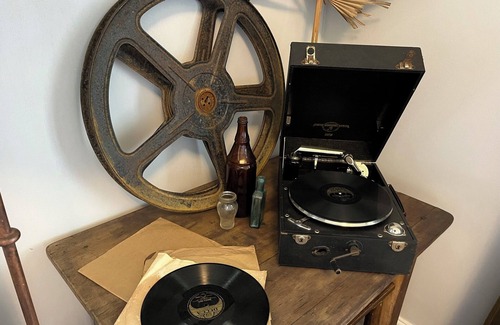 Kembla Grange House | Romantic 1890s Abode - Special Event Accommodation