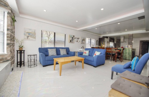 Shasta-Hanchett Park House | Romantic 5bd/3ba Single Family House, Central Silicon Valley!