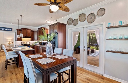 Palm Coast House | Romantic Beach Home with Heated Pool, Golf Cart