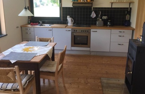 Friedrichshoehe Apartment | Romantic bungalow (56sqm) with a view of the Thuringian mountains