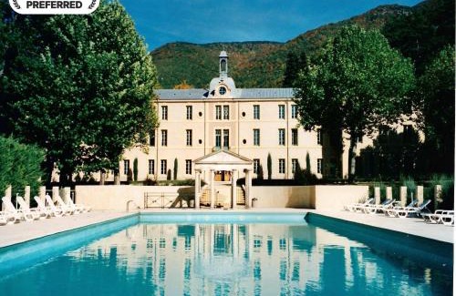 Montbrun-les-Bains Apartment | Romantic Château Stay Rhône