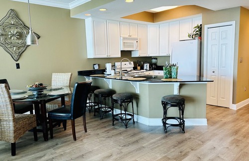 Gulf Shores Condo | ROMANTIC & CHIC - UNFORGETTABLE, ENCHANTING BEACH RETREAT! LIMITLESS GULF VIEWS!