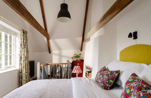 Ashprington Cottage | Romantic cottage, dog friendly, in quiet village setting with a pub close by.