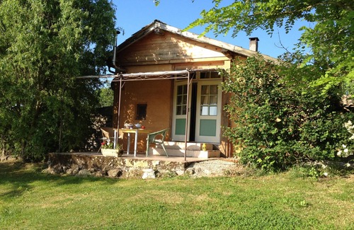 Labastide-Paumes Apartment | Romantic farmhouse apartment for 2