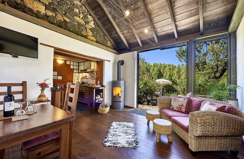 Garafia House | Romantic Finca El Rincon- secluded location in a vineyard with pool- northwest La Palma