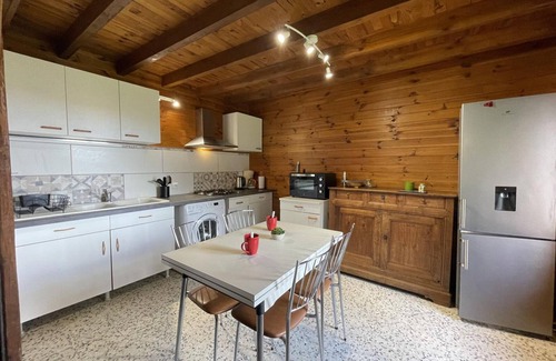 Chatel-Montagne Cottage | Romantic Getaway in Châtel-Montagne with Nature