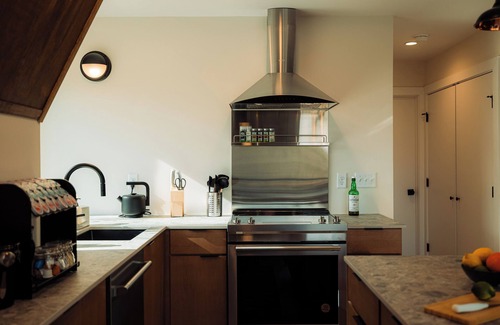 Tunkhannock Township Cabin | Romantic Getaway : Lakeview A-Frame : Hot Tub