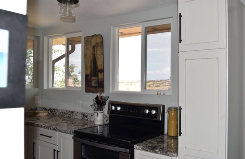 Prescott Cottage | Romantic Getaway with Mind Blowing Views!