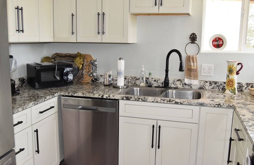 Prescott Cottage | Romantic Getaway with Mind Blowing Views!