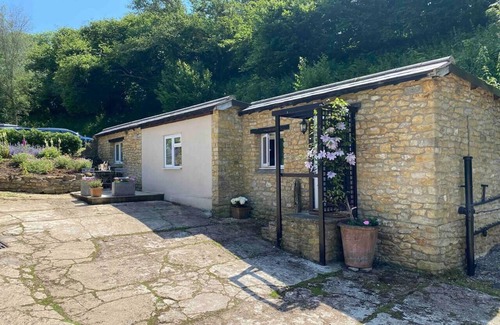 Shipton Gorge Cottage | Romantic hideaway cottage, near Bridport, Dorset
