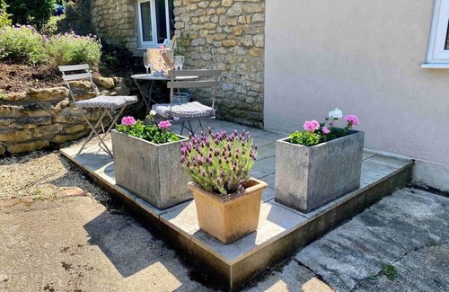 Shipton Gorge Cottage | Romantic hideaway cottage, near Bridport, Dorset